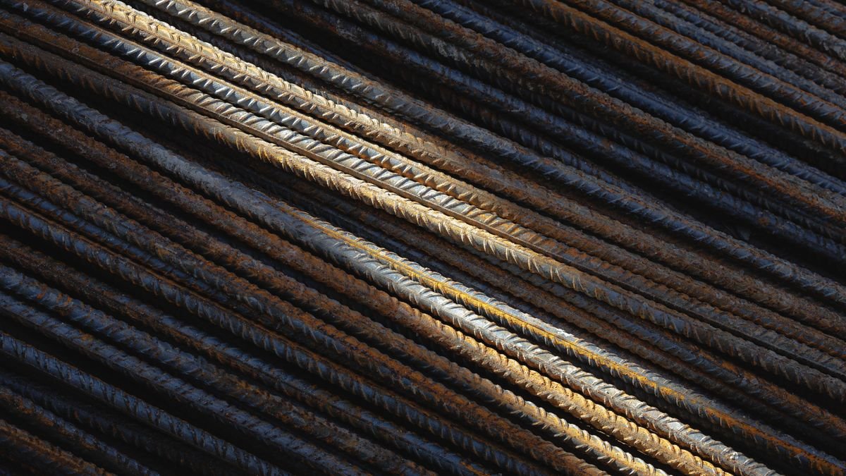 Close-up of steel reinforcement bar used in concrete pool shell construction